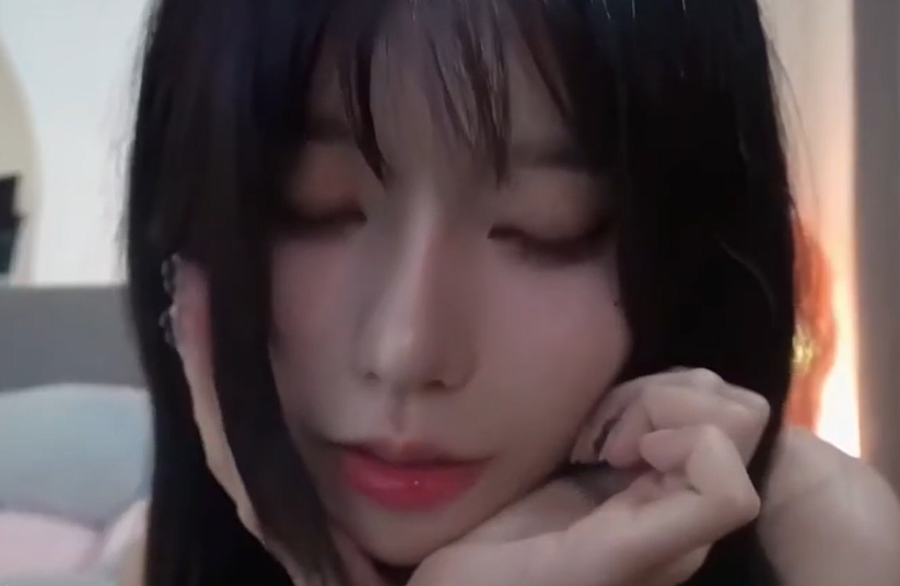 혀까지 예쁜 최솜이 팬트리
